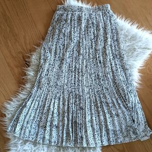 White leopard print pleated midi skirt